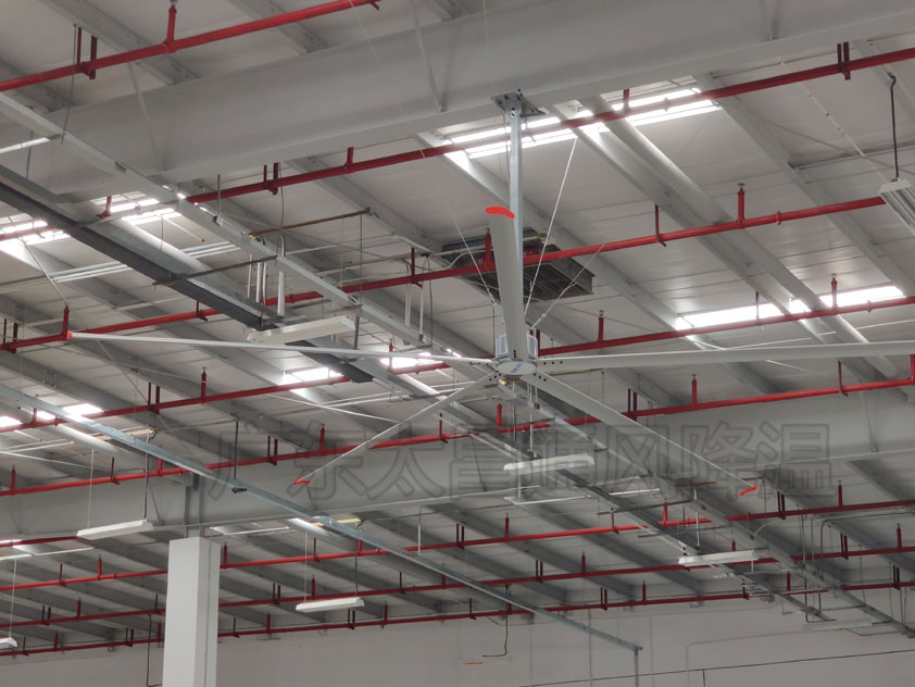 大型車間如何降溫？一臺工業(yè)大風扇解決