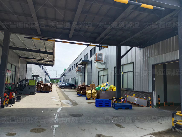 進(jìn)入夏季車間很熱怎么降溫？用什么通風(fēng)降溫設(shè)備好