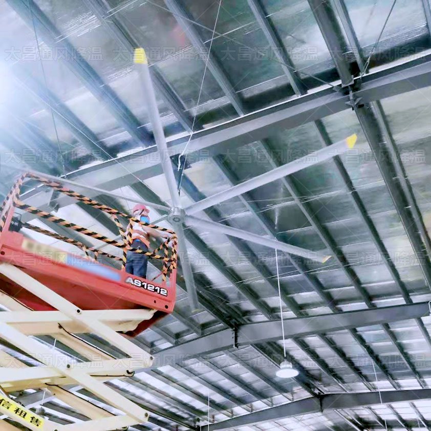 高大廠房通風降溫設(shè)備工業(yè)大風扇的價格是多少？